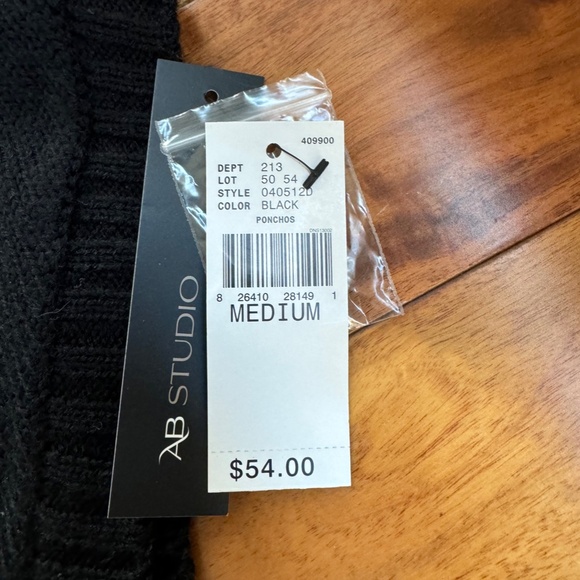 AB Studio Women's Chic Black Poncho Shrug Sweater NWT Medium Button Detailing - Picture 5 of 8